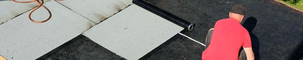 Nieuw bitumen leggen op bijgebouw Nieuw bitumen leggen op bijgebouw in Duiven