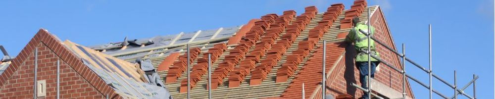 Nieuwe dakpannen plaatse in Duiven